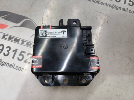 TESLA MODEL Y 2021-2025 1656787-30-A AC3 USB AUX MODULE CONTROL UNIT