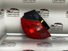 FARO FANALE STOP POSTERIORE SX MITSUBISHI COLT VI 2002-2012 HATCHBACK 3PORTE EE1