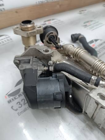 VALVOLA EGR/SCAMBIATORE DI CALORE BMW 5' F11 F10 8476994 11717822350 M1