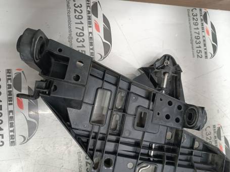 STAFFA SUPPORTO FARO ANTERIORE DESTRO 2009 PORSCHE CAYENNE 95563104400 DJ1