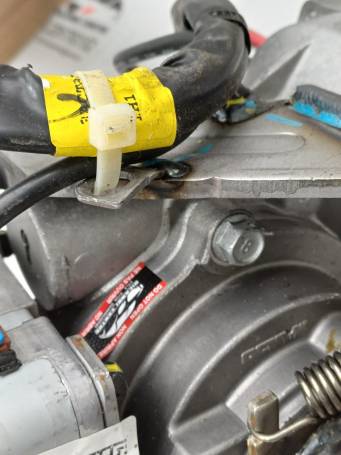 PIANTONE STERZO ELETTRICO KIA SPORTAGE III 2013 56300-3U714 GM45100300I1 D10