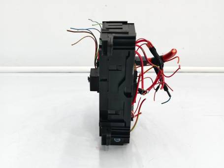 BMW F10 F1 2011 REAR POWER DISTRIBUTOR FUSE BOX 9234423 XB1