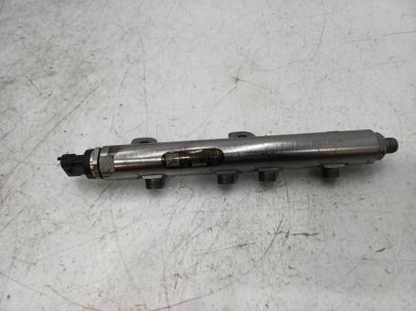 FUEL DISTRIBUTOR INJECTOR FLUID 3.0D LR RANGE ROVER SPORT I 2010 Y2