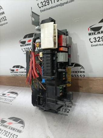 CENTRALINA SCATOLA DEI FUSIBILI MERCEDES W212 C207 A2129060205 A2129014704 CE1