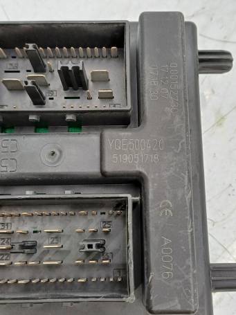 FUSE BOX 2009 LAND ROVER DISCOVERY III YQE500420SW 7H3214B476AASW XE1